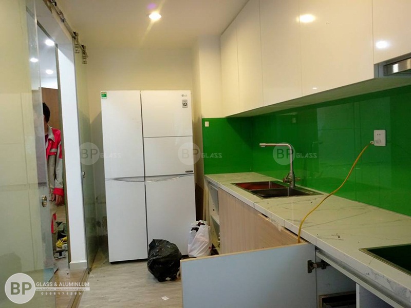 Kính bếp giá rẻ P1606D Mullberry Mỗ Lao 